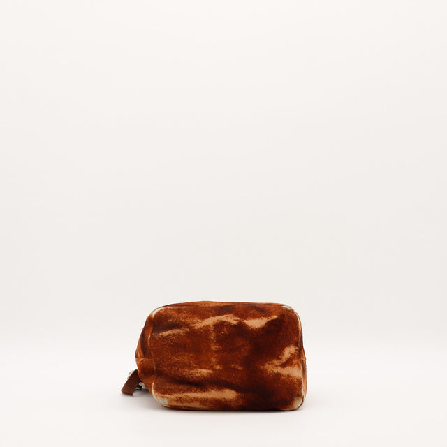 Vue de dessous sac Fendi Hobo poil de veau imprimé occasion — AMANA Vintage