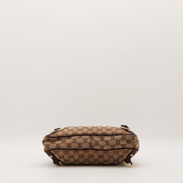Vue du dessous Gucci Hobo D-Ring toile monogrammée — AMANA Vintage