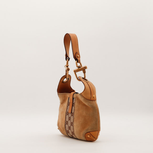Hobo Indy Gucci vue de profil droit matière daim taupe vintage — AMANA Vintage