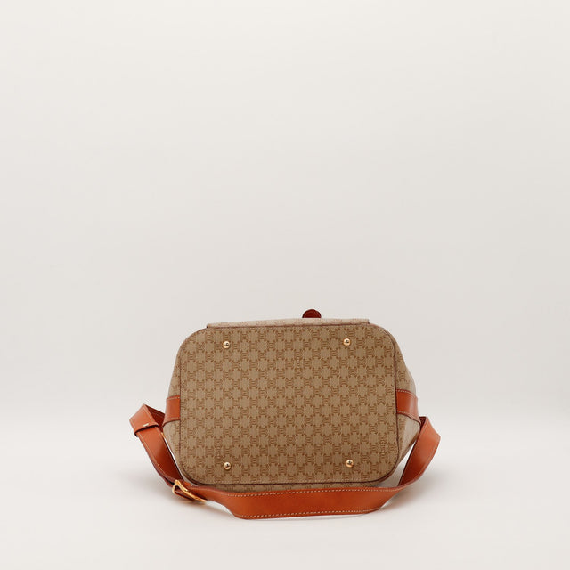 Vue de fond sac seau Celine Macadam pieds dorés — AMANA Vintage