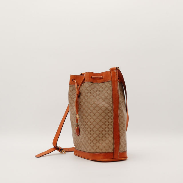 Sac seau Celine Macadam vue de trois quarts gauche bandoulière réglable — AMANA Vintage