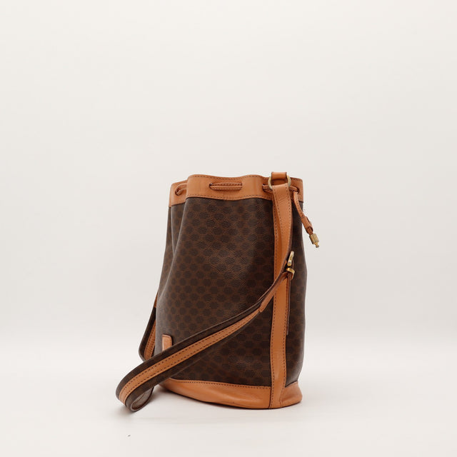Céline Seau Macadam vue de dos toile Macadam et cuir naturel caramel — AMANA Vintage