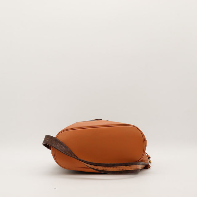 Fond du Seau Céline Macadam cuir naturel caramel vue de dessous — AMANA Vintage