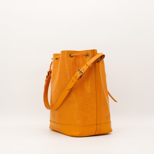 Louis Vuitton Noe Epi Jaune vue de trois quarts gauche occasion — AMANA Vintage