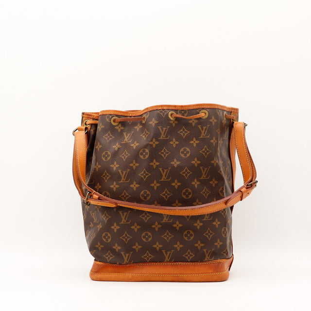 Détail ficelle de serrage cuir vachette Louis Vuitton Noé GM — AMANA Vintage