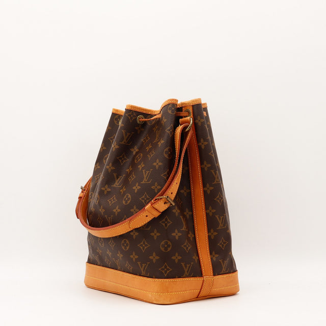 Détail bandoulière réglable cuir vachette Louis Vuitton Noé GM — AMANA Vintage