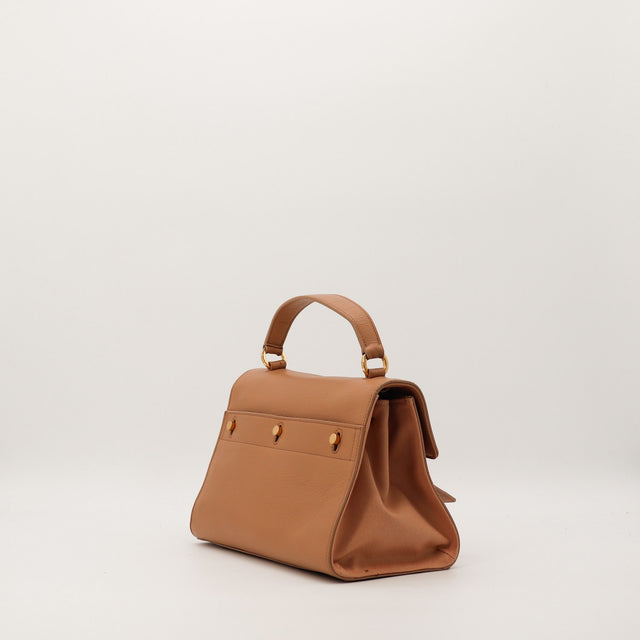 Vue de côté sac Saint Laurent Muse camel — AMANA Vintage