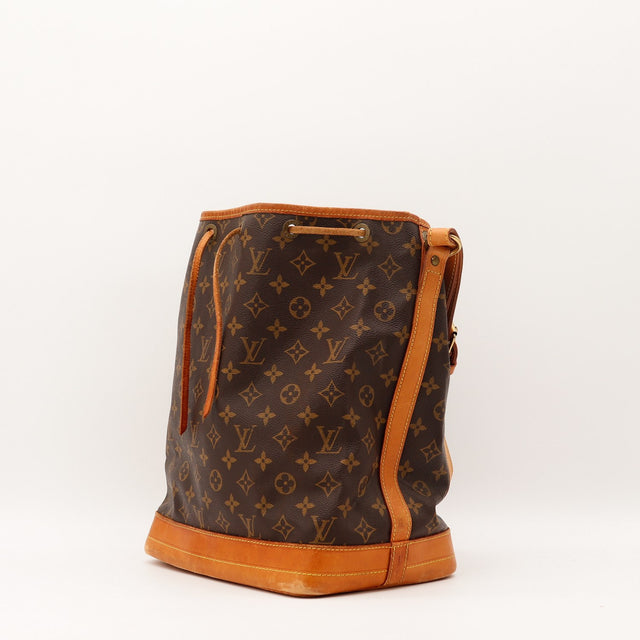 Détail vachette patine ambrée fond Louis Vuitton Noé GM — AMANA Vintage