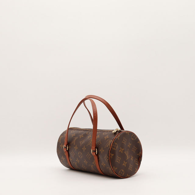 Détail anses cuir vachette patine caramel Louis Vuitton Papillon 26 — AMANA Vintage