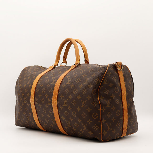 Louis Vuitton Keepall 55 vue de trois quarts angle droit toile Monogramme — AMANA Vintage