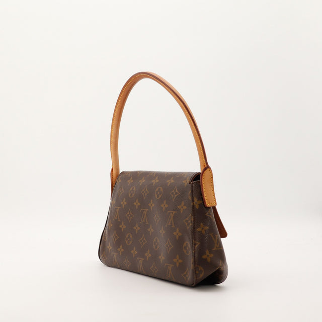Louis Vuitton Mini Looping vue de profil gauche detail anse — AMANA Vintage