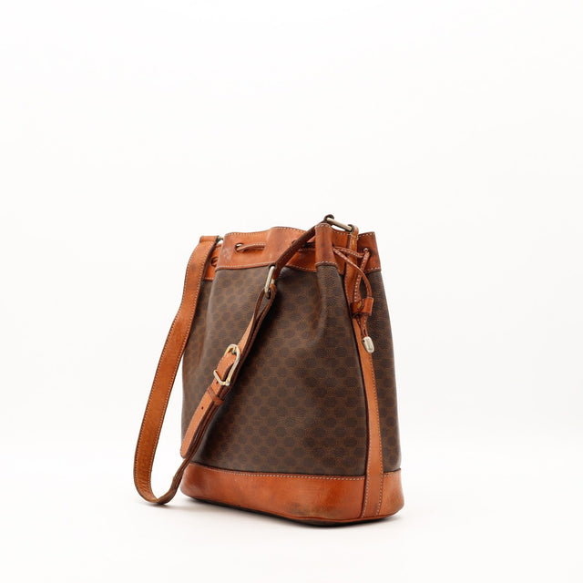 Sac seau Celine Macadam vue latérale gauche bandoulière amovible — AMANA Vintage