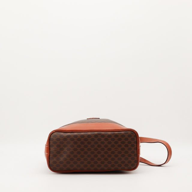 Detail fond cuir Celine Macadam Seau occasion authentique — AMANA Vintage
