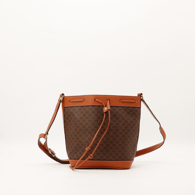 Sac seau Céline Macadam toile enduite marron bandoulière vue de face occasion authentique — AMANA Vintage