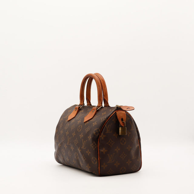 Louis Vuitton Speedy 25 vue trois quarts droite toile Monogram patine caramel — AMANA Vintage