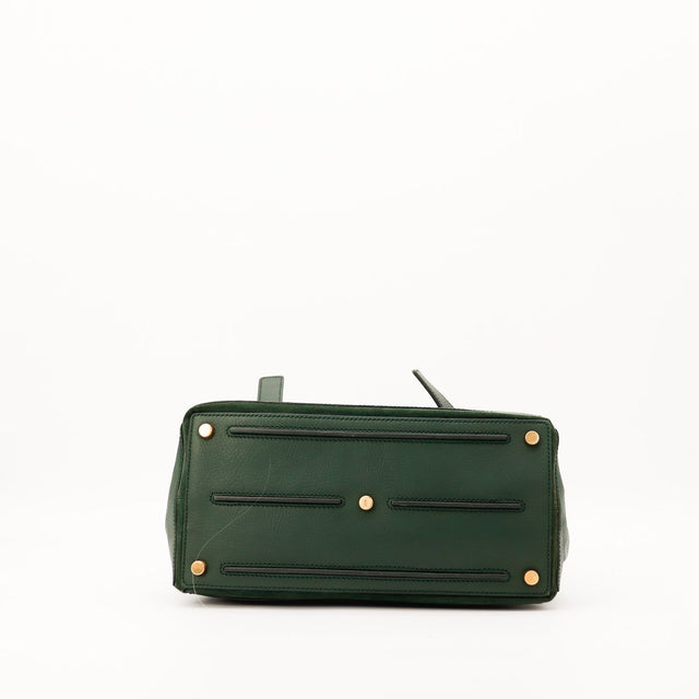 Détail fond cuir Yves Saint Laurent Muse Two vert — AMANA Vintage