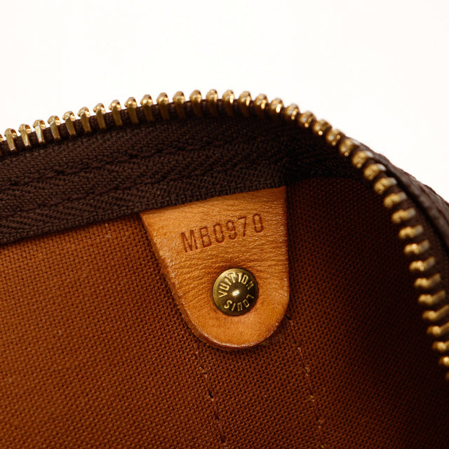 Détail date code MB0970 intérieur Louis Vuitton Keepall 50 — AMANA Vintage