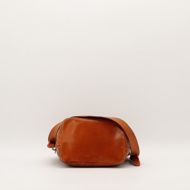 Sac seau Céline Macadam vue du fond en cuir cognac — AMANA Vintage