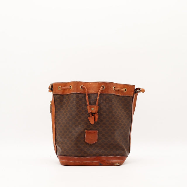 Sac seau Celine Macadam vue de face toile monogrammée marron bandoulière cuir occasion authentique — AMANA Vintage