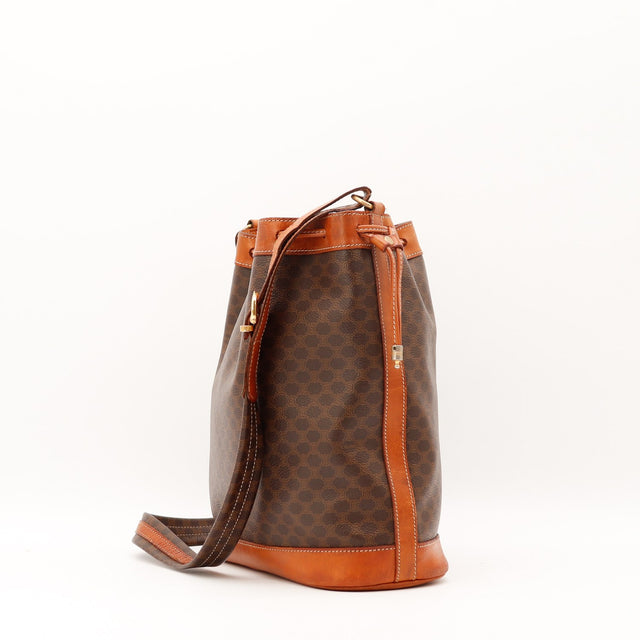 Intérieur du sac seau Céline Macadam doublure et poche zippée — AMANA Vintage