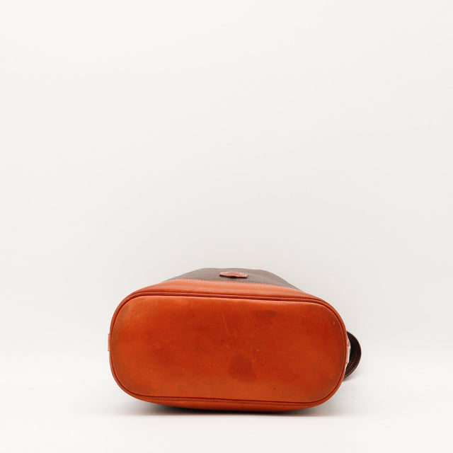 Détail du cordon de serrage du sac seau Céline Macadam — AMANA Vintage
