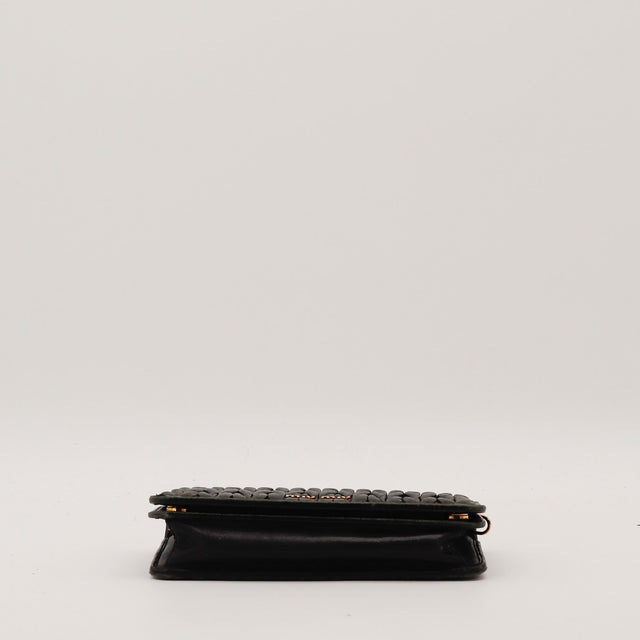 Pochette Miu Miu Matelassé noire vue de dessous épaisseur — AMANA Vintage