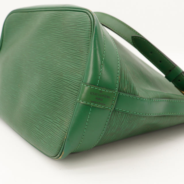 Détail estampille Louis Vuitton Paris Made in France Noé Épi vert — AMANA Vintage