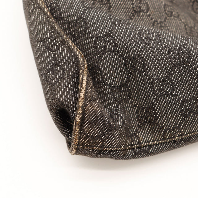 Détail coin inférieur Hobo Gucci toile denim noire — AMANA Vintage