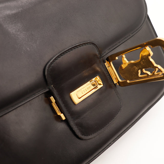 Détail tranche fermoir Céline Sulky cuir box noir — AMANA Vintage