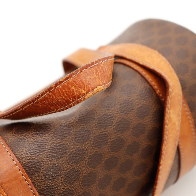 Détail craquelures cuir envers anse Céline Papillon Macadam — AMANA Vintage