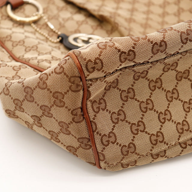 Detail coin et bordure cuir Gucci Sukey — AMANA Vintage