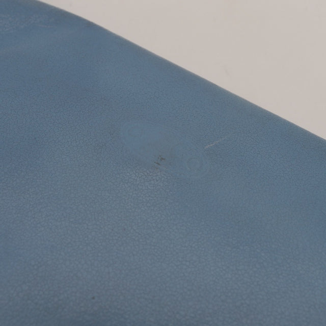 Base du sac clouté en cuir bleu jean occasion authentique — AMANA Vintage