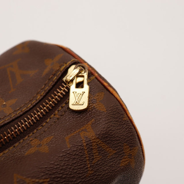 Détail tirette zippée dorée Louis Vuitton Papillon 26 — AMANA Vintage