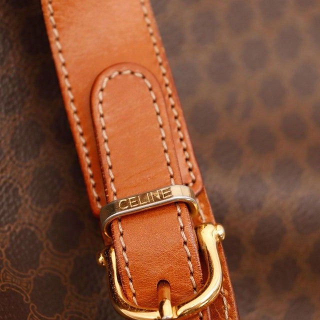 Détail boucle réglable bandoulière Céline Macadam occasion authentique — AMANA Vintage
