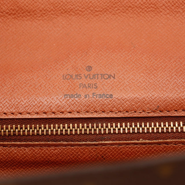 Détail estampille Louis Vuitton Paris made in France intérieur Monceau 28 — AMANA Vintage