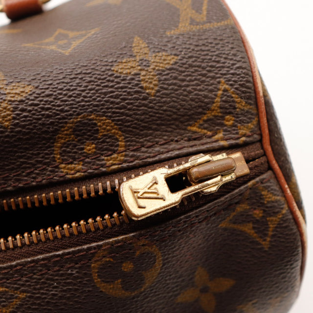 Detail fermeture zip et tirette Louis Vuitton Papillon 26 — AMANA Vintage