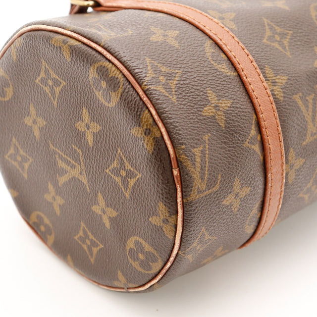 Detail extremite cuir vachette Louis Vuitton Papillon 26 — AMANA Vintage