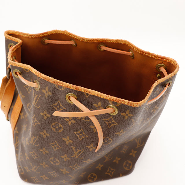 Détail ouverture ficelle Louis Vuitton Petit Noé intérieur — AMANA Vintage