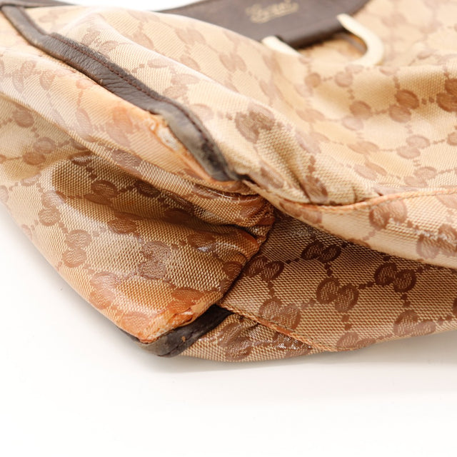 Détail bordure latérale Gucci Hobo D-Ring occasion authentique — AMANA Vintage