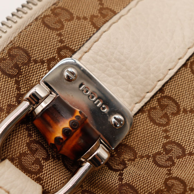 Détail fermoir bambou et plaque Gucci Hobo occasion authentique — AMANA Vintage