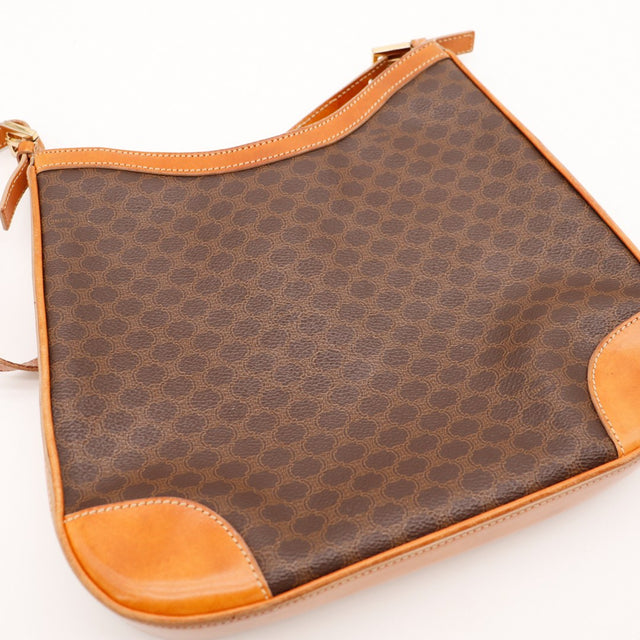 Détail toile Macadam Celine Hobo coins cuir occasion authentique — AMANA Vintage