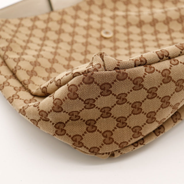 Detail coin inférieur toile monogrammée Gucci Hobo Web — AMANA Vintage
