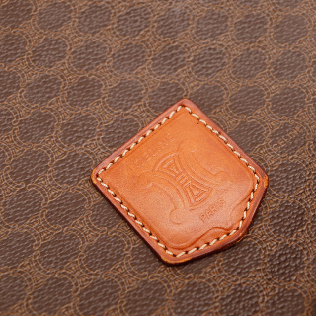 Plaque logo Celine Paris cuir sac seau Macadam occasion authentique — AMANA Vintage