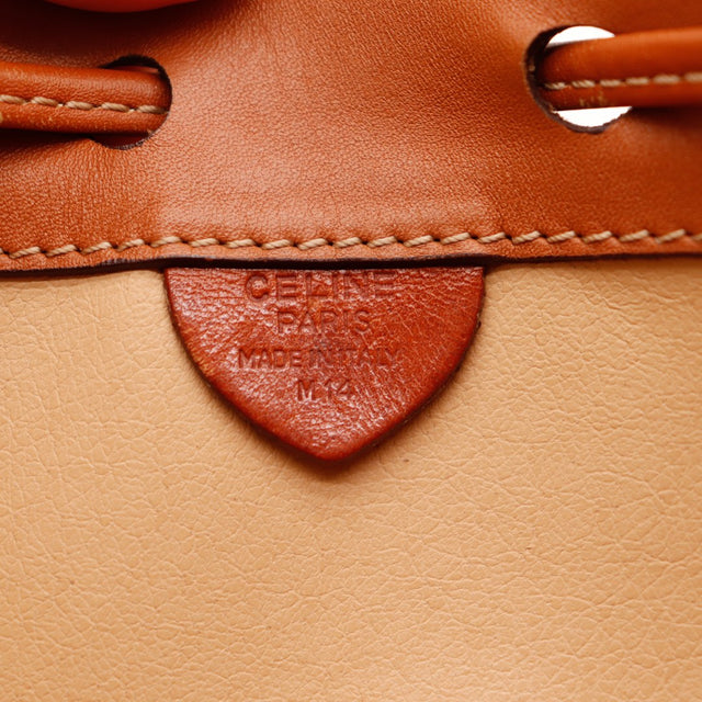 Détail estampille Céline Paris Made in Italy sur sac seau Macadam — AMANA Vintage