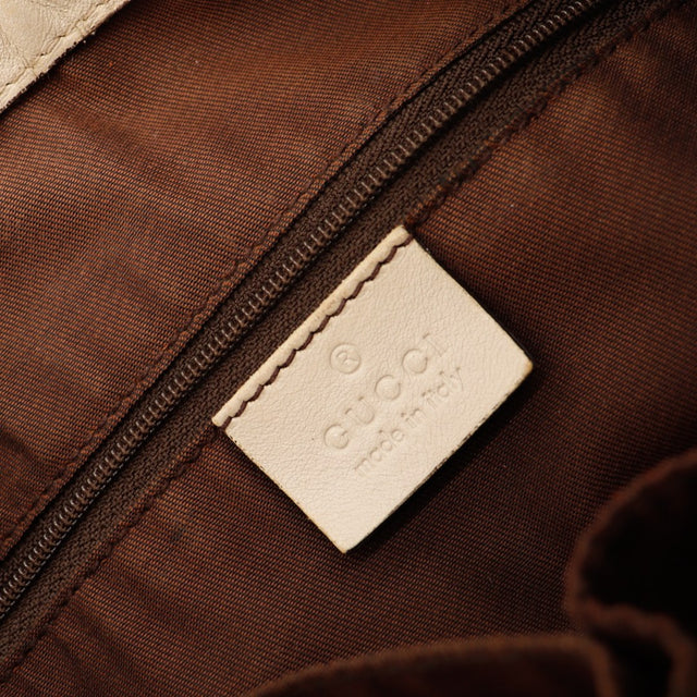 Étiquette intérieure Gucci made in Italy sac Sukey — AMANA Vintage