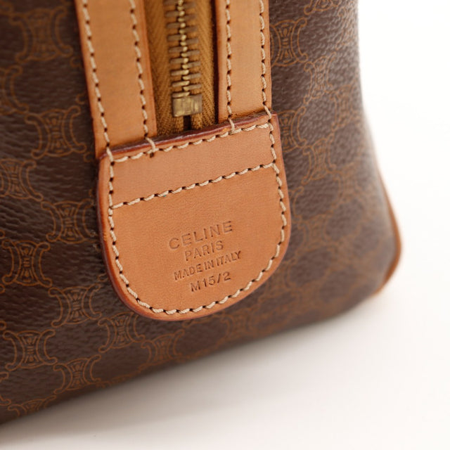 Détail estampille Céline Paris Made in Italy M15/2 sur cuir — AMANA Vintage