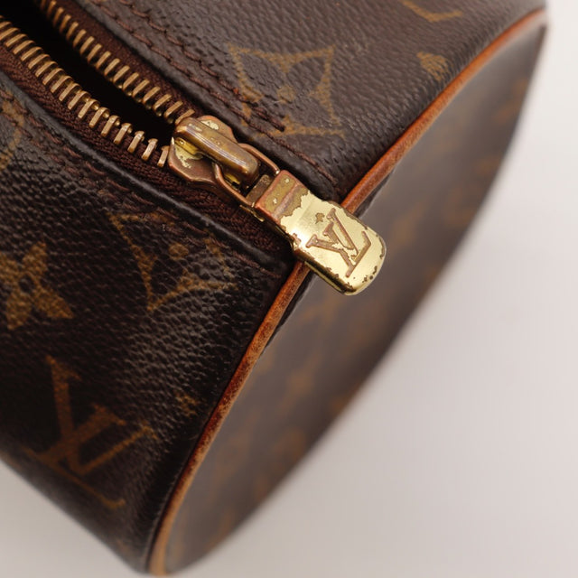 Détail des coutures Louis Vuitton Papillon 26 Toile Monogramme occasion authentique — AMANA Vintage