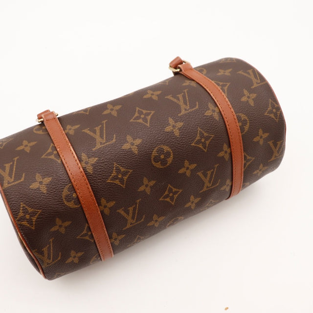 Détail des anses Louis Vuitton Papillon 26 cuir vachette occasion authentique — AMANA Vintage