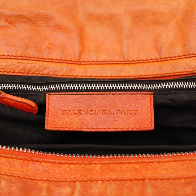 Détail des bordures Balenciaga Work Giant 21 cuir d'agneau froissé orange — AMANA Vintage
