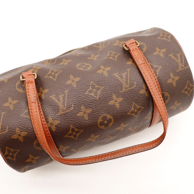 Détail du cuir vachette caramel Louis Vuitton Papillon 26 — AMANA Vintage